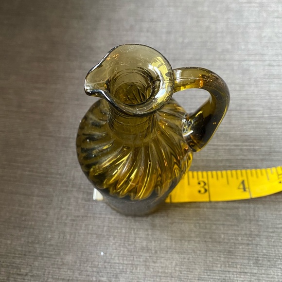 Vintage Hand Blown Avocado Optic Swirl Glass Mini Pitcher with Applied Handle - Picture 8 of 9